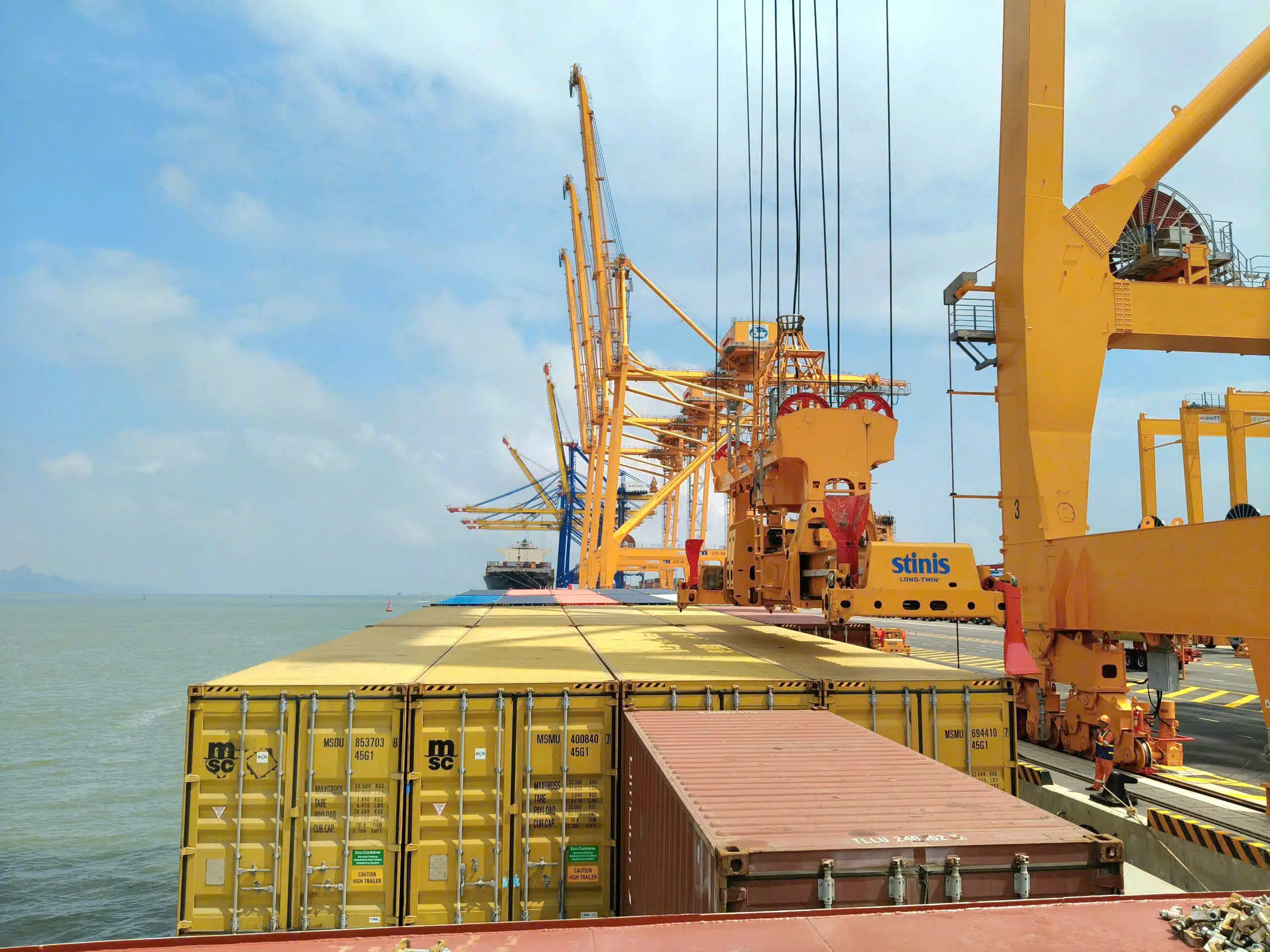 Vận tải container ven biển